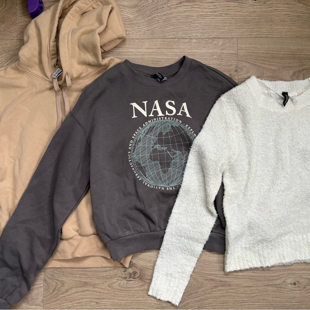 H&M Women’s XS Sweater Bundle | 3 Pieces | Cozy & Trendy - Picture 6 of 7